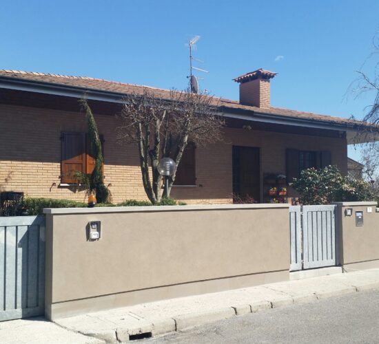 Risanamento muretto di recinzione